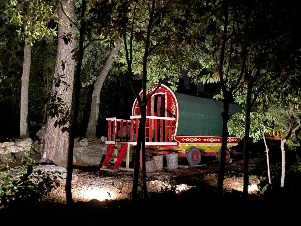 Les Roulottes De Bayama - Insolite Avec Jacuzzi Lodge *